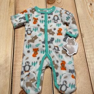 ❄️ NWT - Little Beginnings Fleece Outfit!